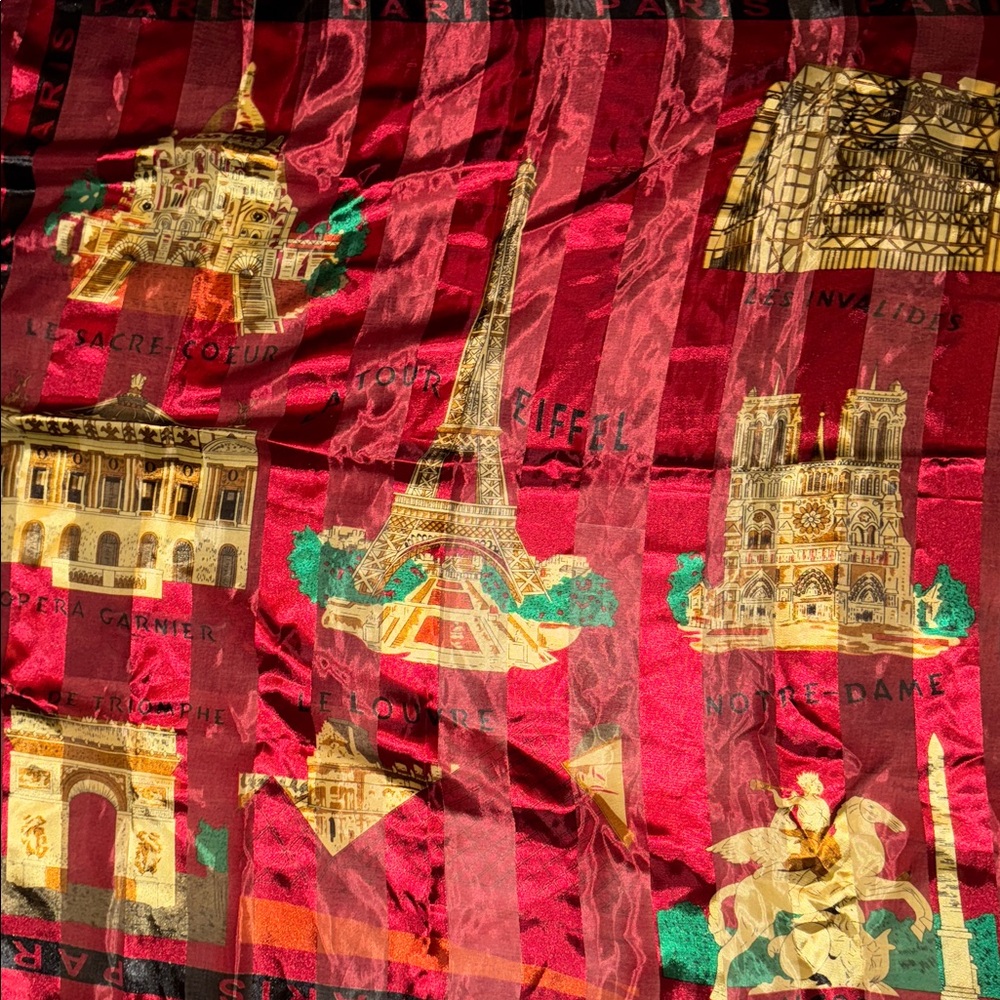 "Chic Vintage Paris Notre Dame Silk Scarf" - Picture 4 of 10
